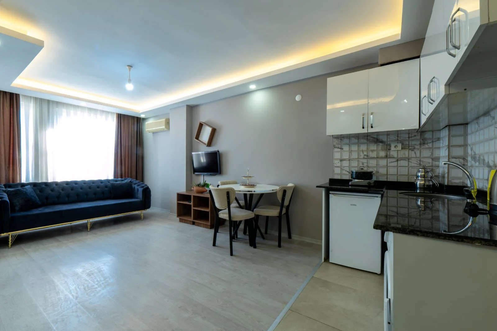 Muratpaşa Apart Hotel / Villa LARA APART VİLLA | Room for 4 People Fotoğrafı (4/4)