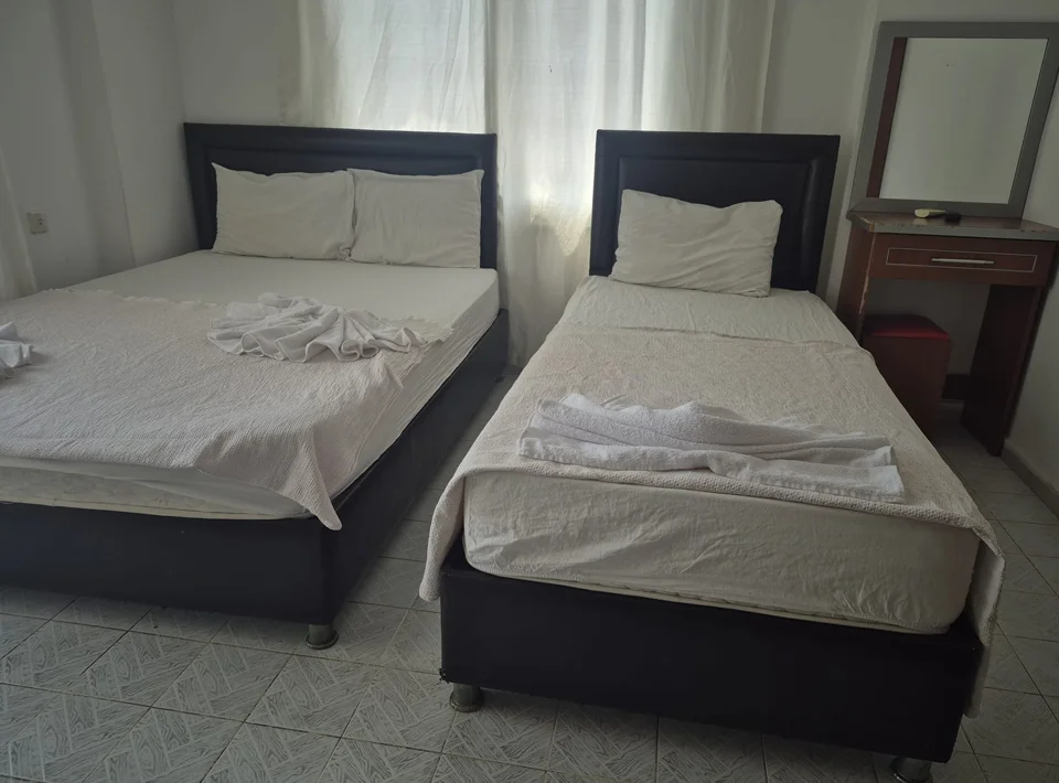 Erdemli Otel Kızkalesi Etap Otel | Üç Kişilik Oda — 3 Kişilik Oda Fotoğrafı (1/1)